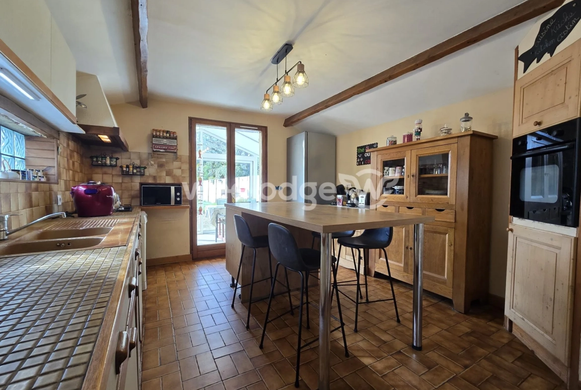 Maison ancienne à vendre à Bailleau-le-Pin avec jardin et potentiel de rénovation 