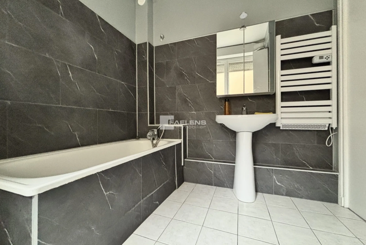 Bel appartement de 2 pièces de 57m² à Lille proche du parc Jean-Baptiste Lebas 