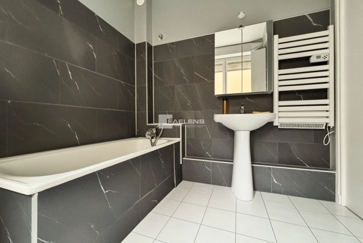 Bel appartement de 2 pièces de 57m² à Lille proche du parc Jean-Baptiste Lebas 