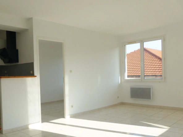 Appartement lumineux de 94 m2 à Lamalou-les-Bains avec véranda et vue dégagée