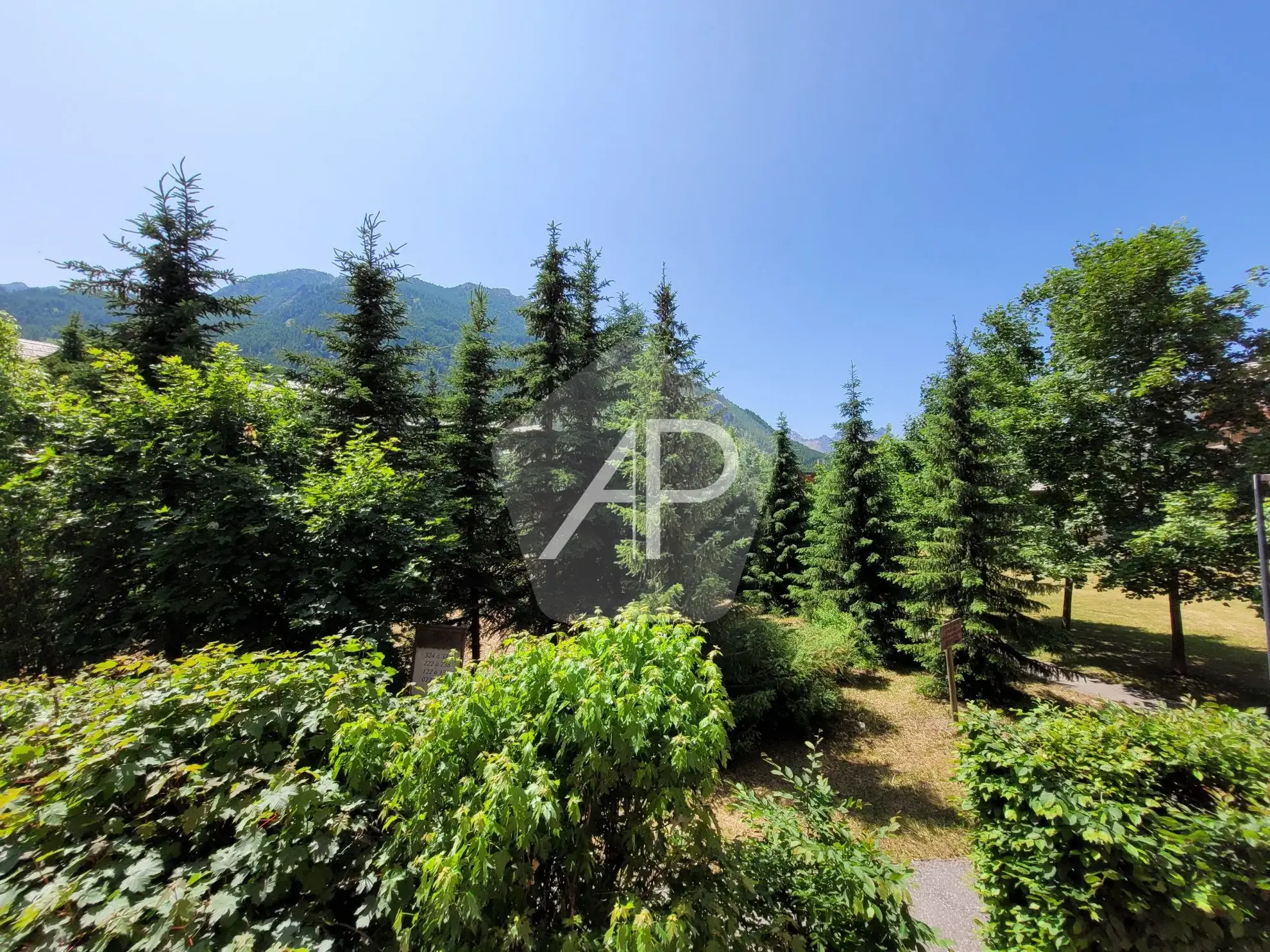 Appartement 2 pièces avec balcon à Serre-Chevalier 1400, proche des pistes 