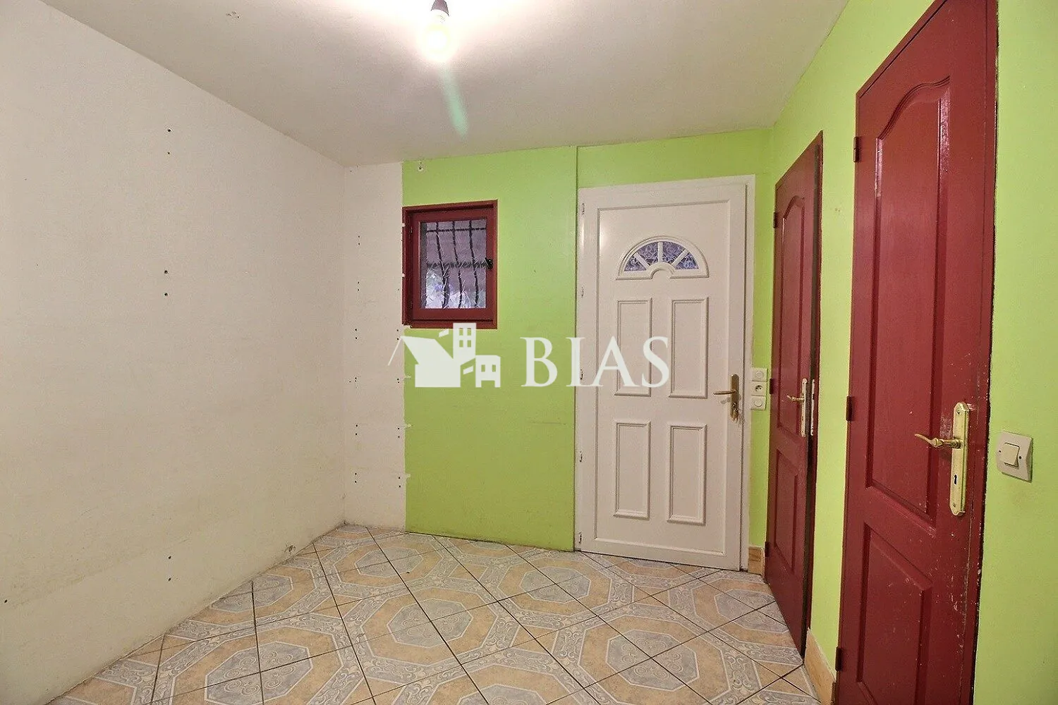 Maison à vendre avec cour et dépendance à Elbeuf, idéal investissement ou premier achat 