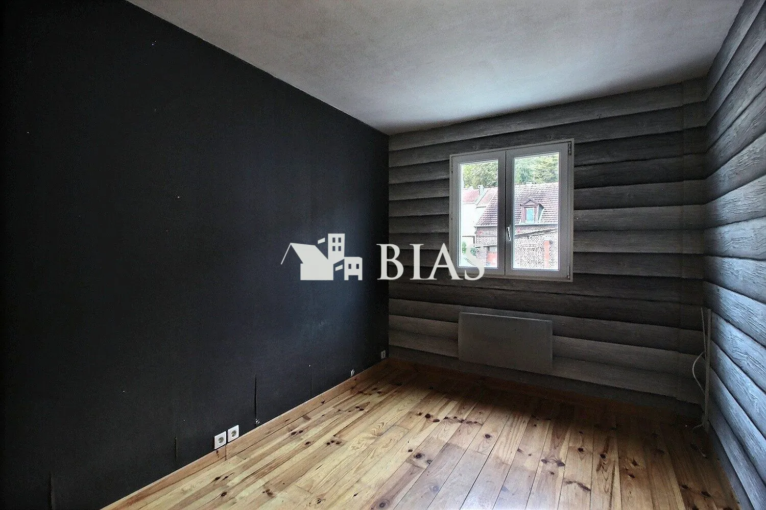 Maison à vendre avec cour et dépendance à Elbeuf, idéal investissement ou premier achat 