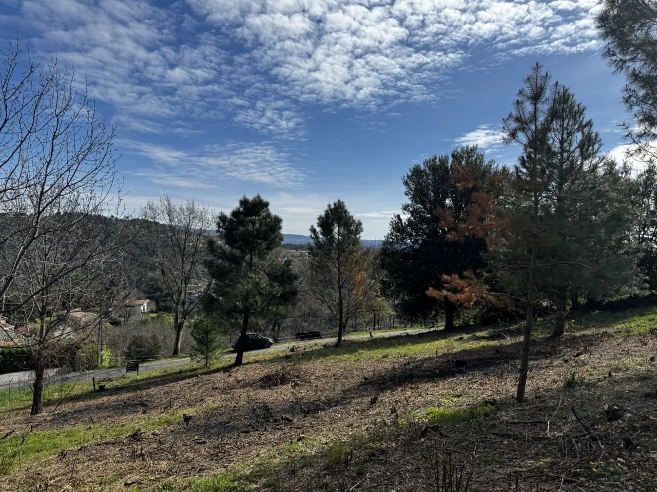 Magnifique terrain constructible à Vals les Bains avec vue montagne 