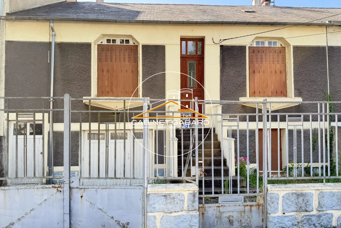 Maison à rénover dans le quartier Pasteur à Angers avec jardin et sous-sol 