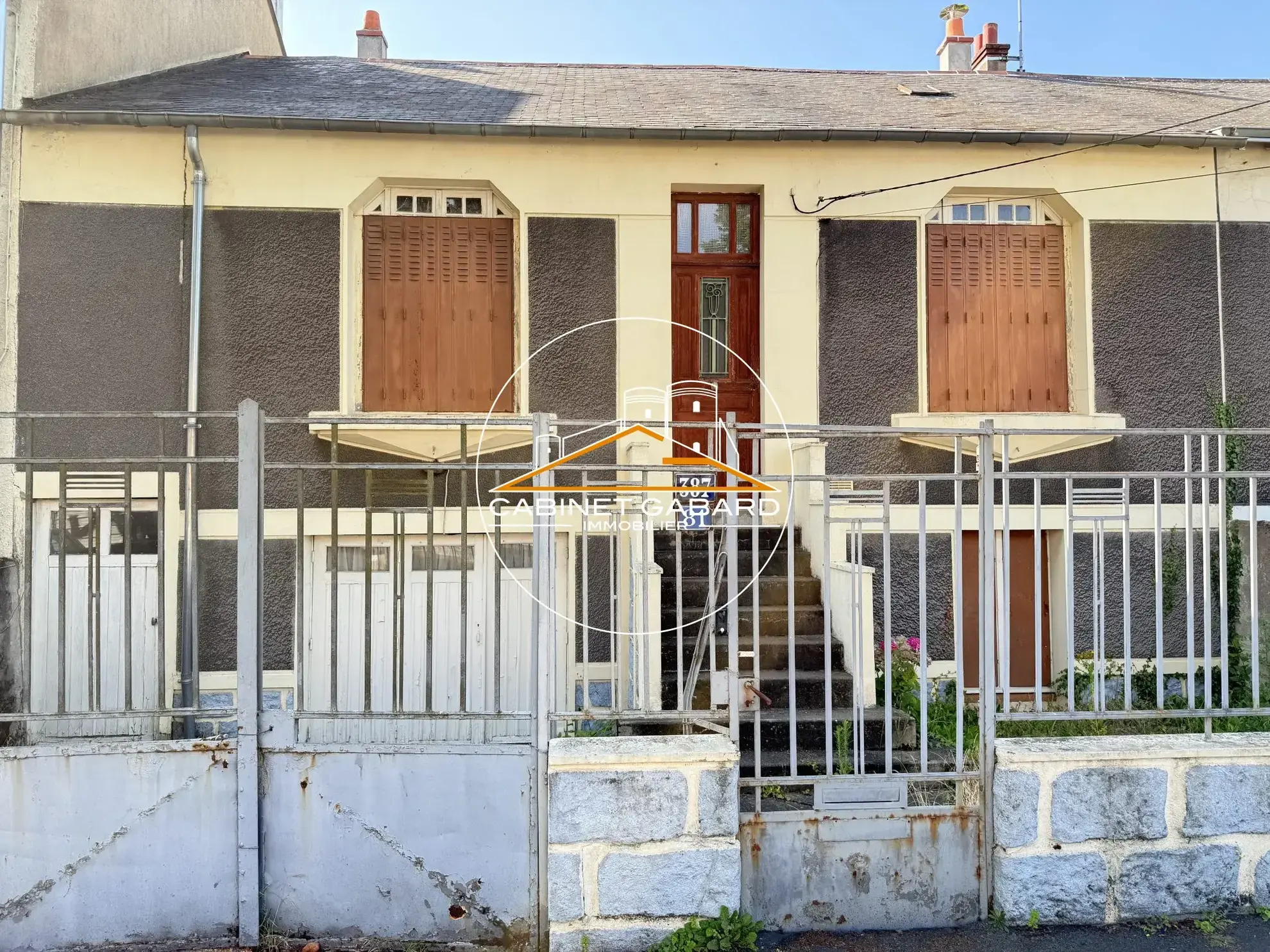 Maison à rénover dans le quartier Pasteur à Angers avec jardin et sous-sol 