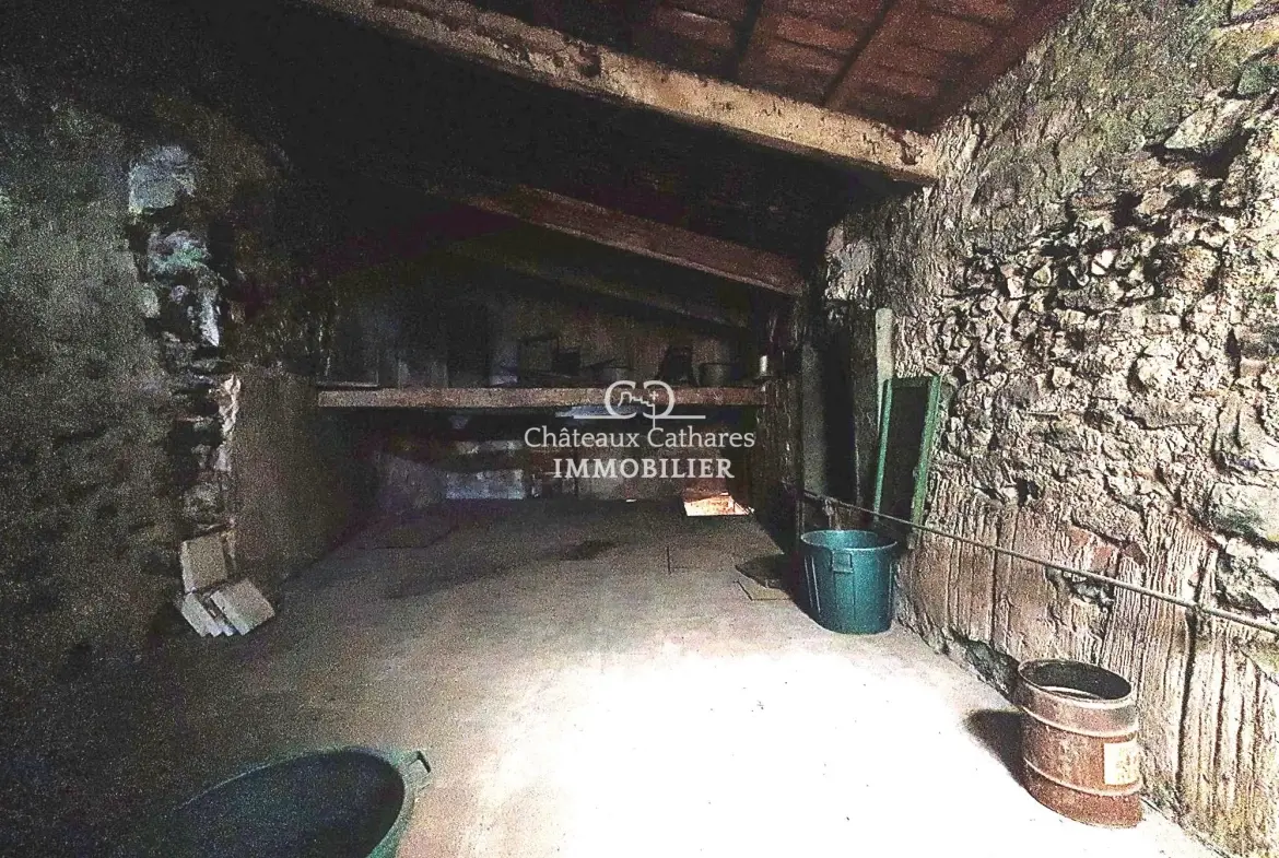 Grande maison à rénover près du château de Peyrepertuse dans l'Aude 
