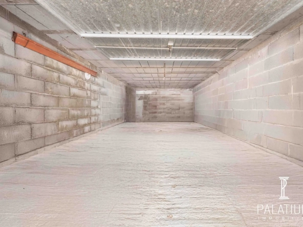 Grand garage de 24 m² à vendre à Gréoux-les-Bains