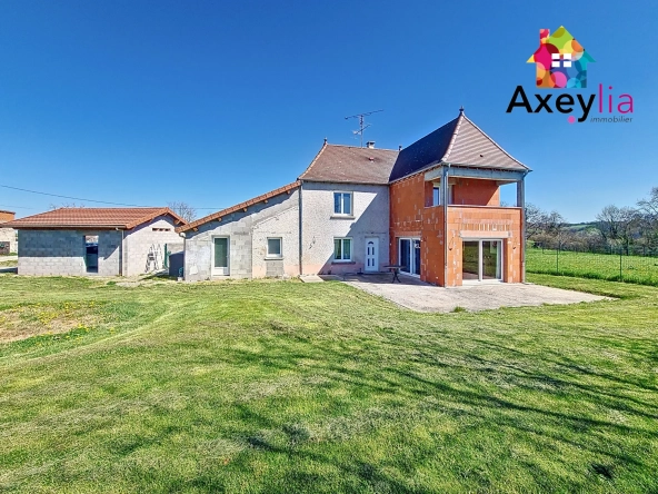 Maison rénovée avec 3 chambres à Melay, proche du canal de Roanne à Digoin