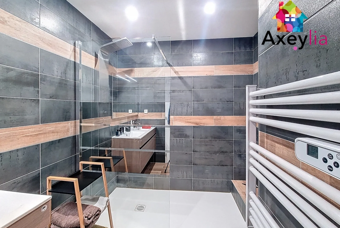 Maison rénovée avec 3 chambres à Melay, proche du canal de Roanne à Digoin 