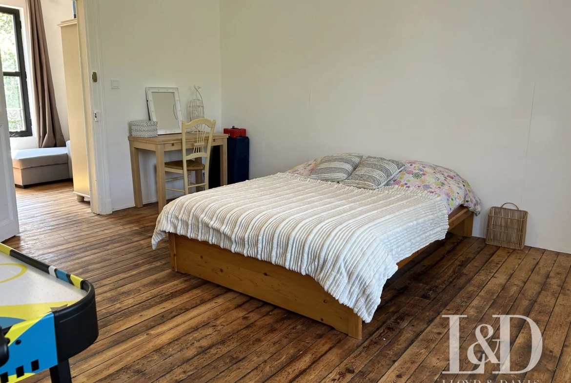 Chambre 1 Maison familiale à vendre à Vierzy, 150 m², calme et proche Paris 
