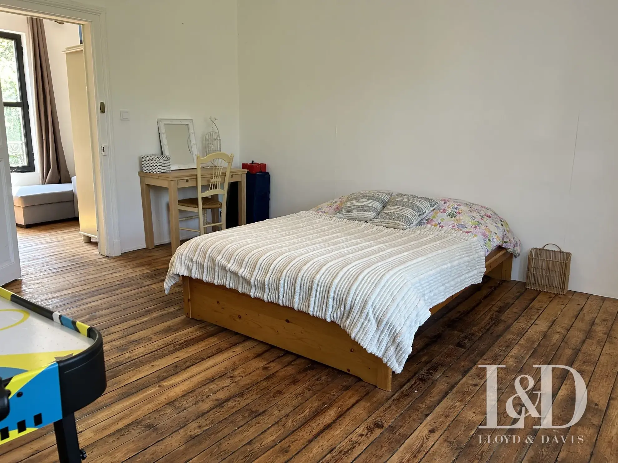 Chambre 1 Maison familiale à vendre à Vierzy, 150 m², calme et proche Paris 