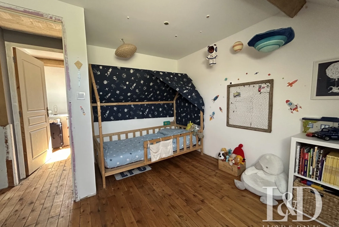 Chambre 3 Maison familiale à vendre à Vierzy, 150 m², calme et proche Paris 