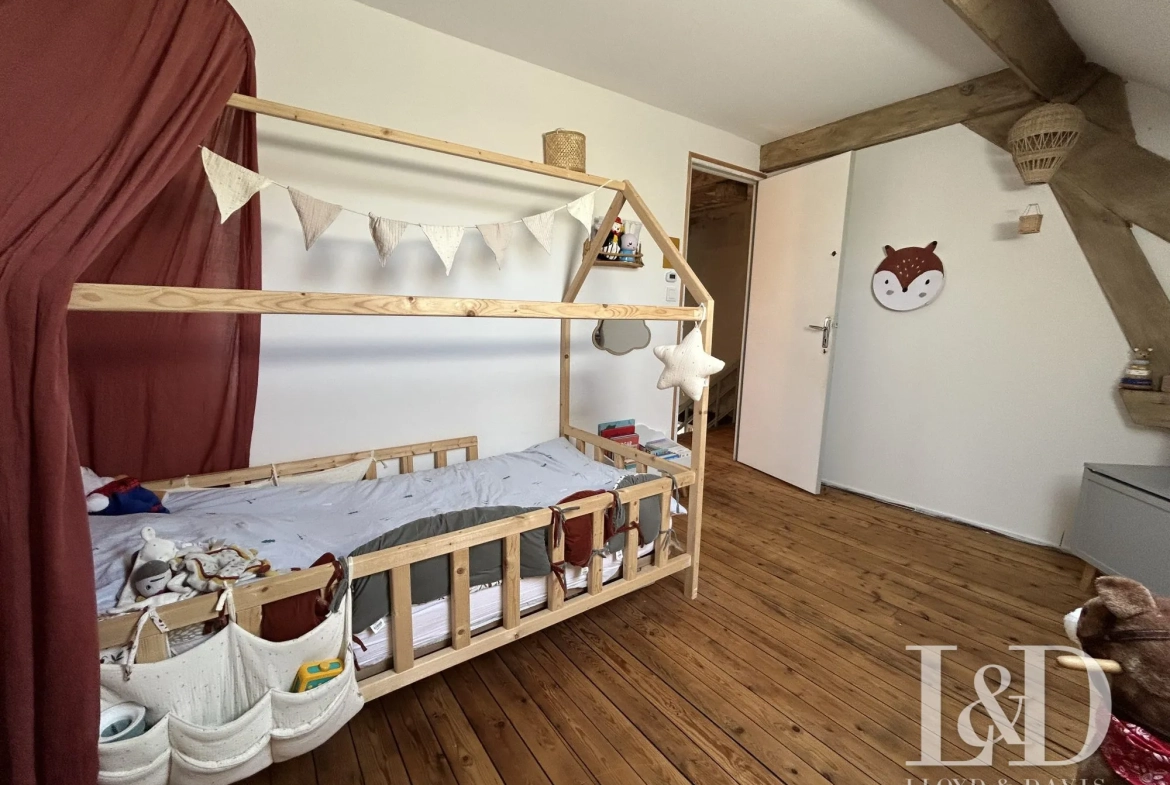 Chambre 4 Maison familiale à vendre à Vierzy, 150 m², calme et proche Paris 