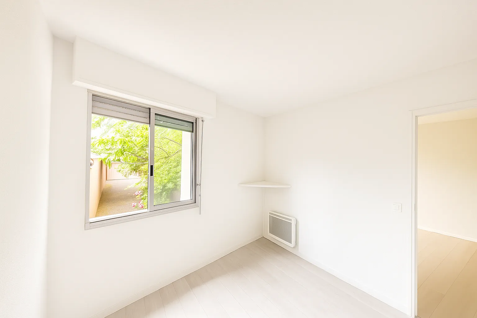 Appartement T2 rénové avec balcon et parking à Bordeaux Caudéran 