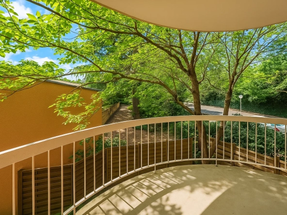 Appartement T2 rénové avec balcon et parking à Bordeaux Caudéran