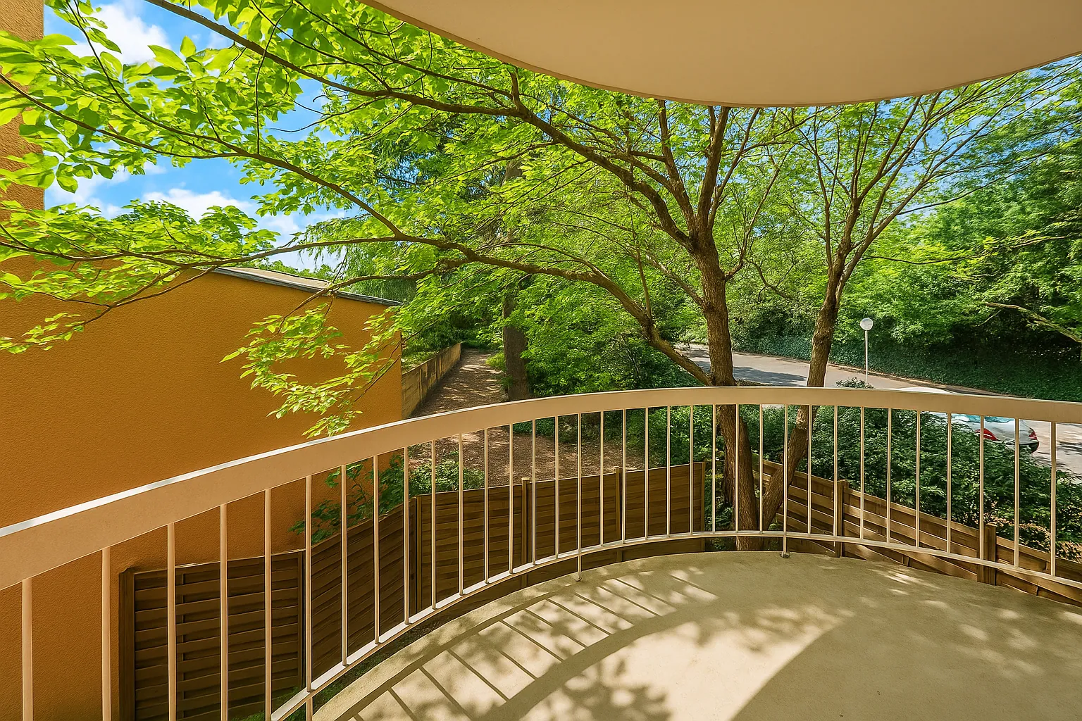 Appartement T2 rénové avec balcon et parking à Bordeaux Caudéran 