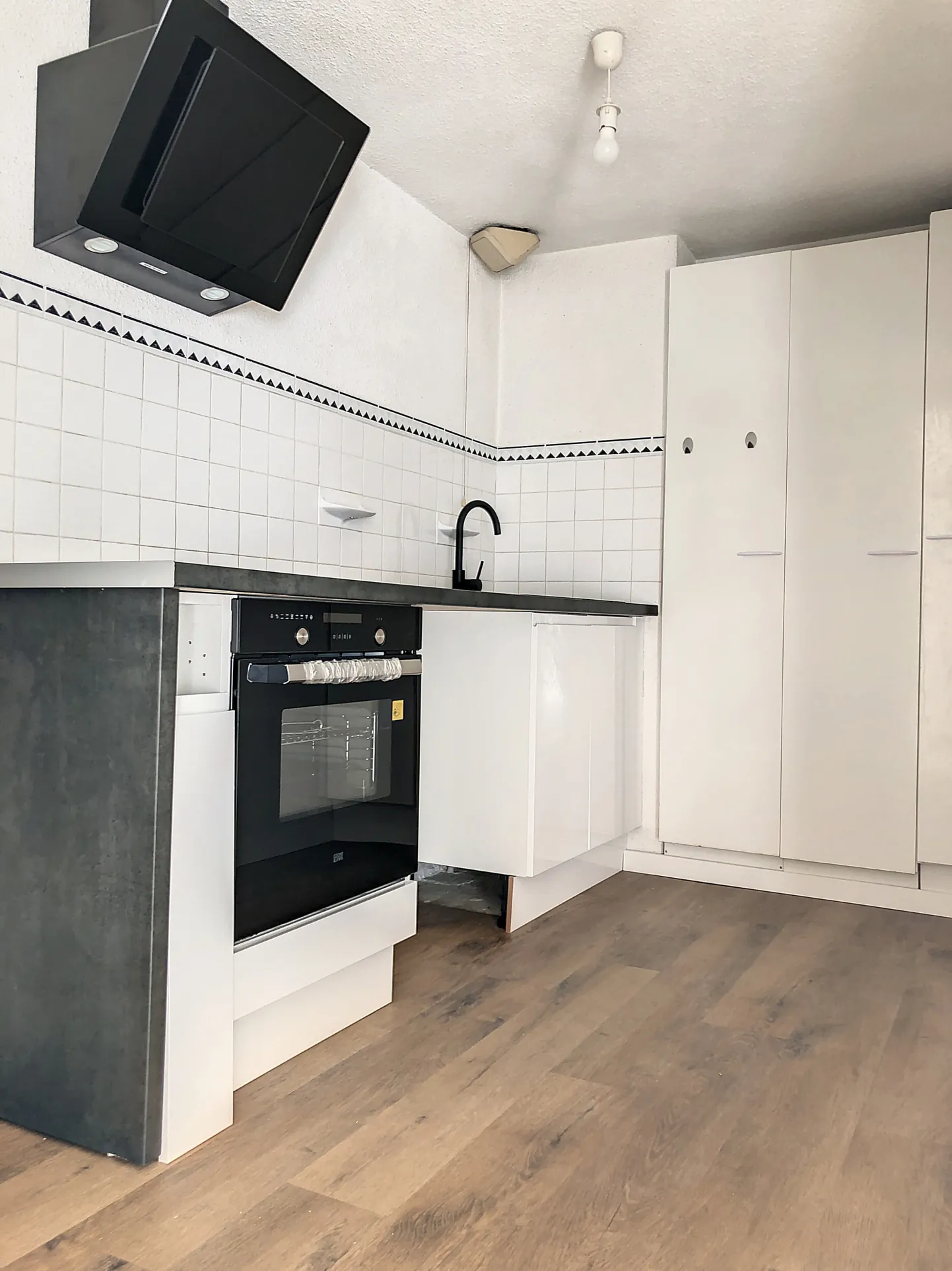 Appartement T2 rénové avec balcon et parking à Bordeaux Caudéran 