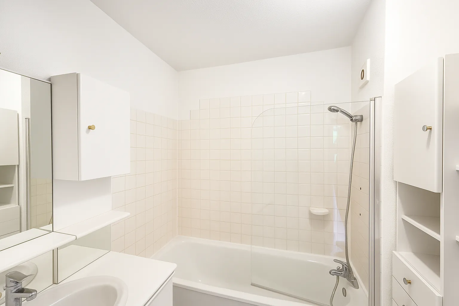 Appartement T2 rénové avec balcon et parking à Bordeaux Caudéran 