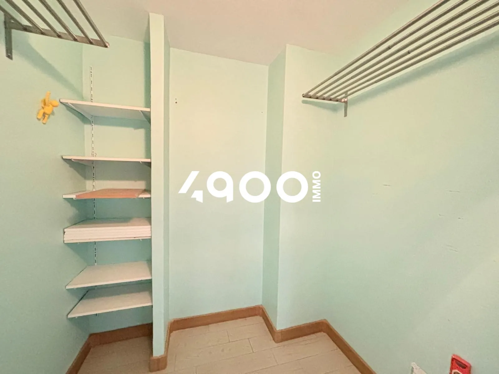 Vente d'un appartement T3 rénové à Corbeil-Essonnes - 63,53 m² avec parking et cave 