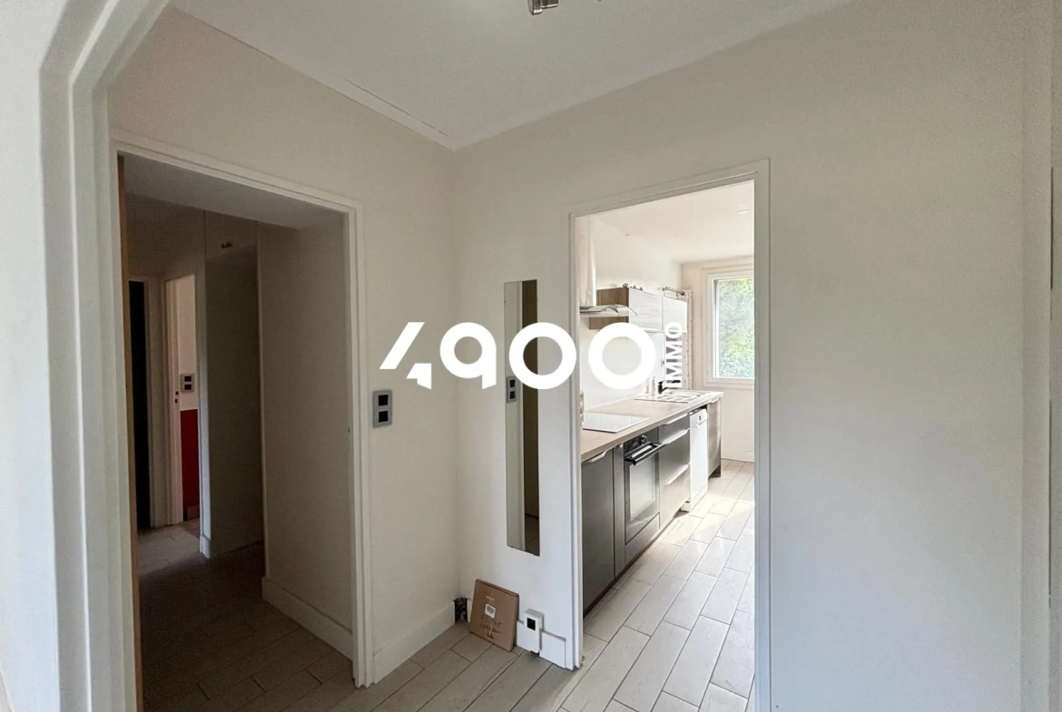 Vente d'un appartement T3 rénové à Corbeil-Essonnes - 63,53 m² avec parking et cave 