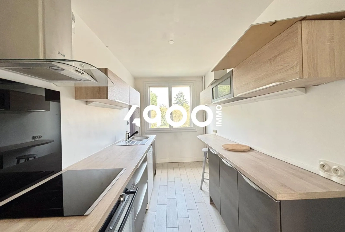 Vente d'un appartement T3 rénové à Corbeil-Essonnes - 63,53 m² avec parking et cave 