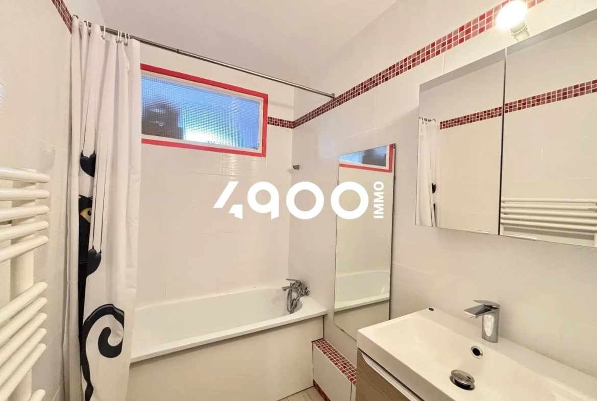 Vente d'un appartement T3 rénové à Corbeil-Essonnes - 63,53 m² avec parking et cave 