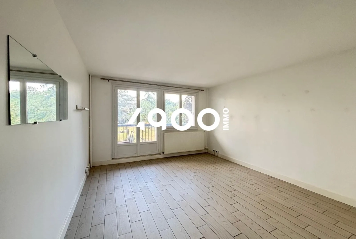 Vente d'un appartement T3 rénové à Corbeil-Essonnes - 63,53 m² avec parking et cave 