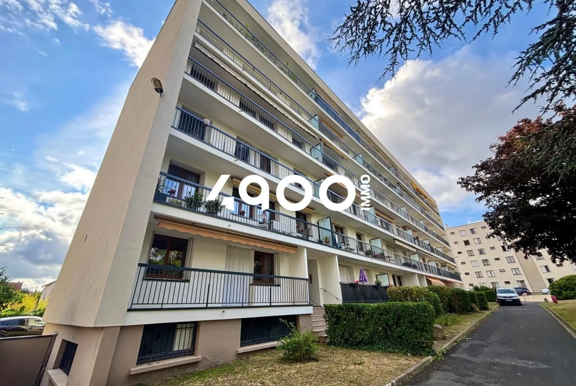 Vente d'un appartement T3 rénové à Corbeil-Essonnes - 63,53 m² avec parking et cave 