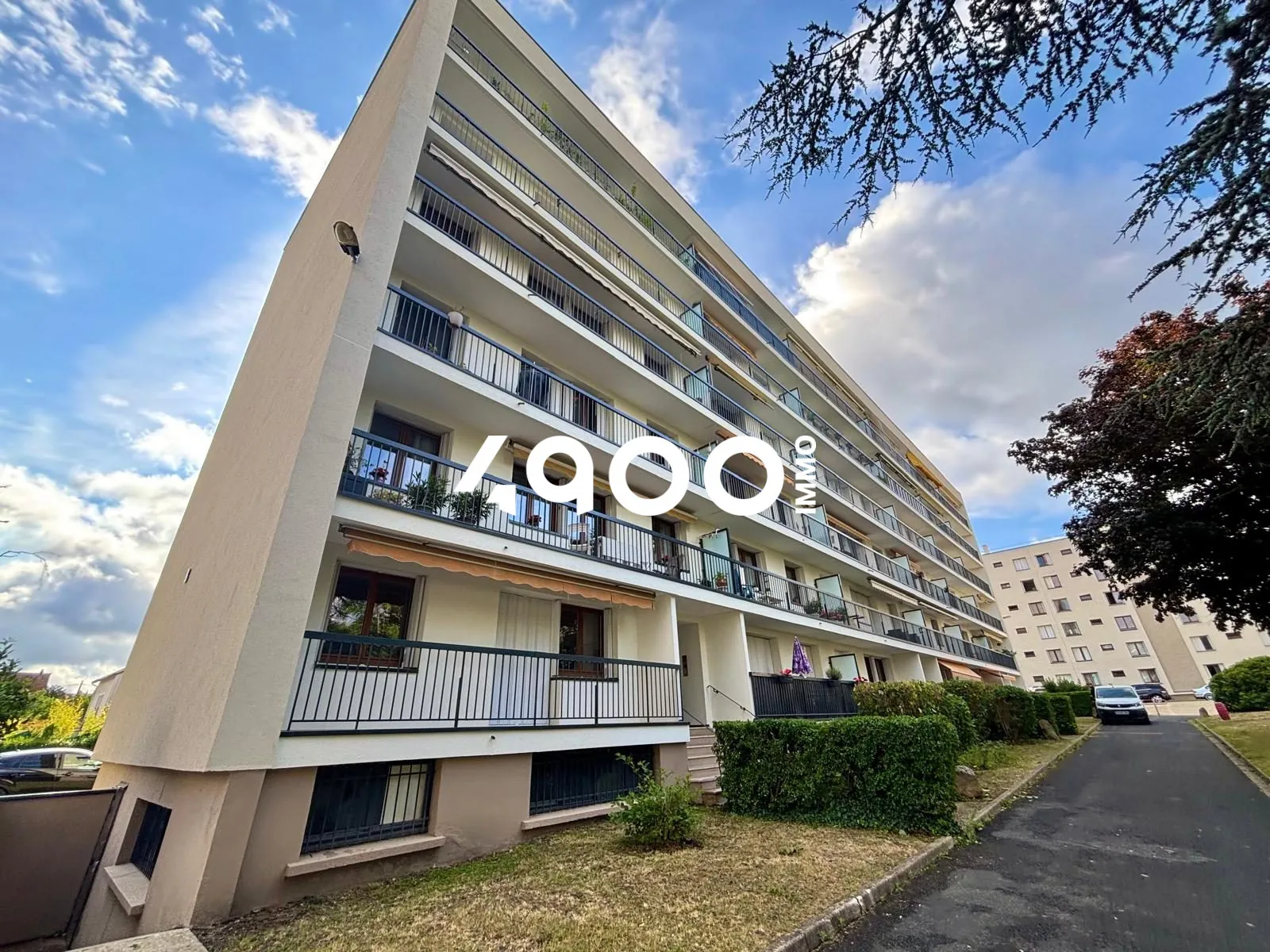 Vente d'un appartement T3 rénové à Corbeil-Essonnes - 63,53 m² avec parking et cave 