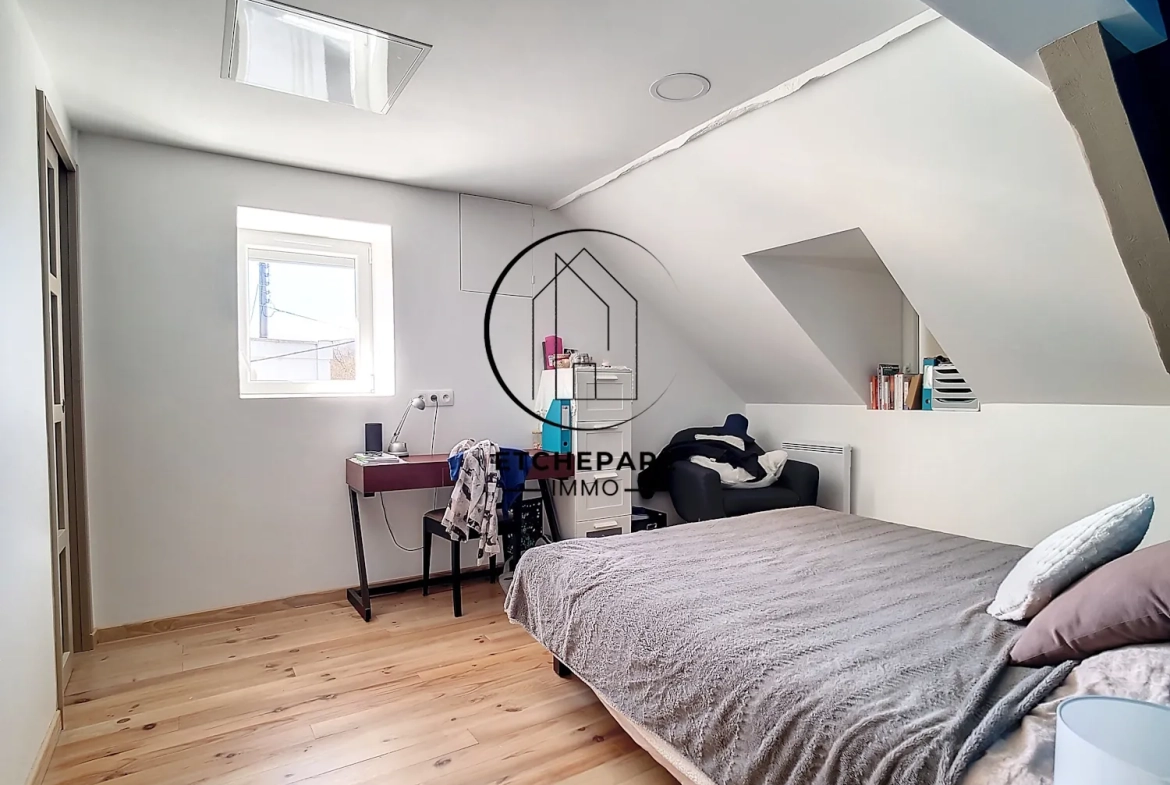 Grande maison rénovée à Mauléon-Licharre, proche centre-ville et commodités 