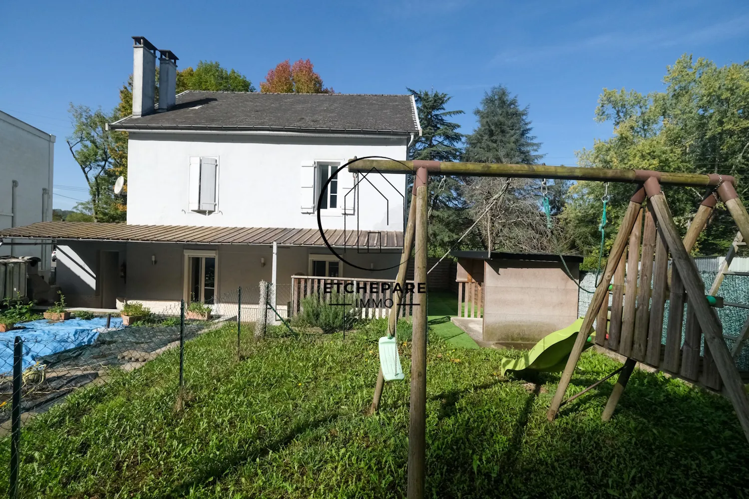 Grande maison rénovée à Mauléon-Licharre, proche centre-ville et commodités 
