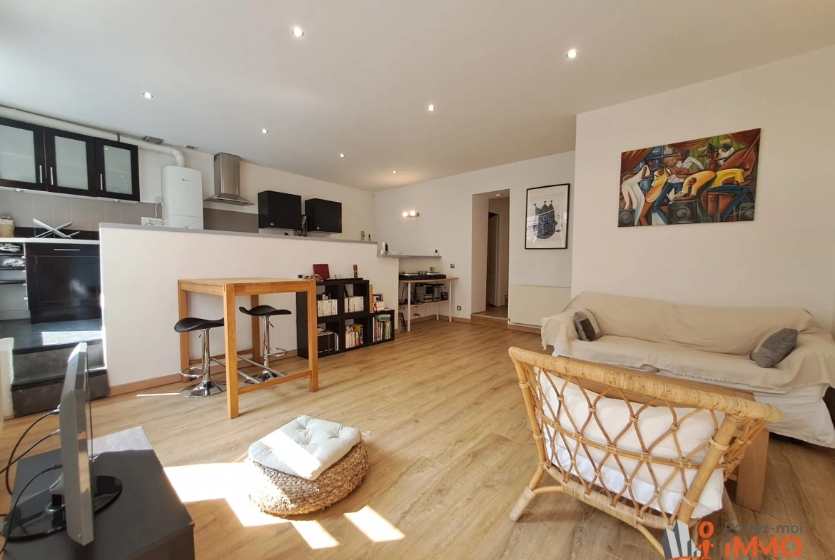 Appartement avec terrasse de 71 m² au cœur de Saint-Étienne 