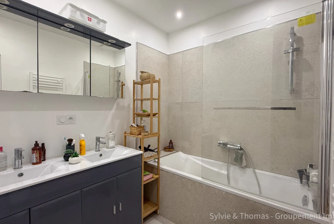 Appartement de plain-pied lumineux à Caderousse, proximité commerces et tranquillité 