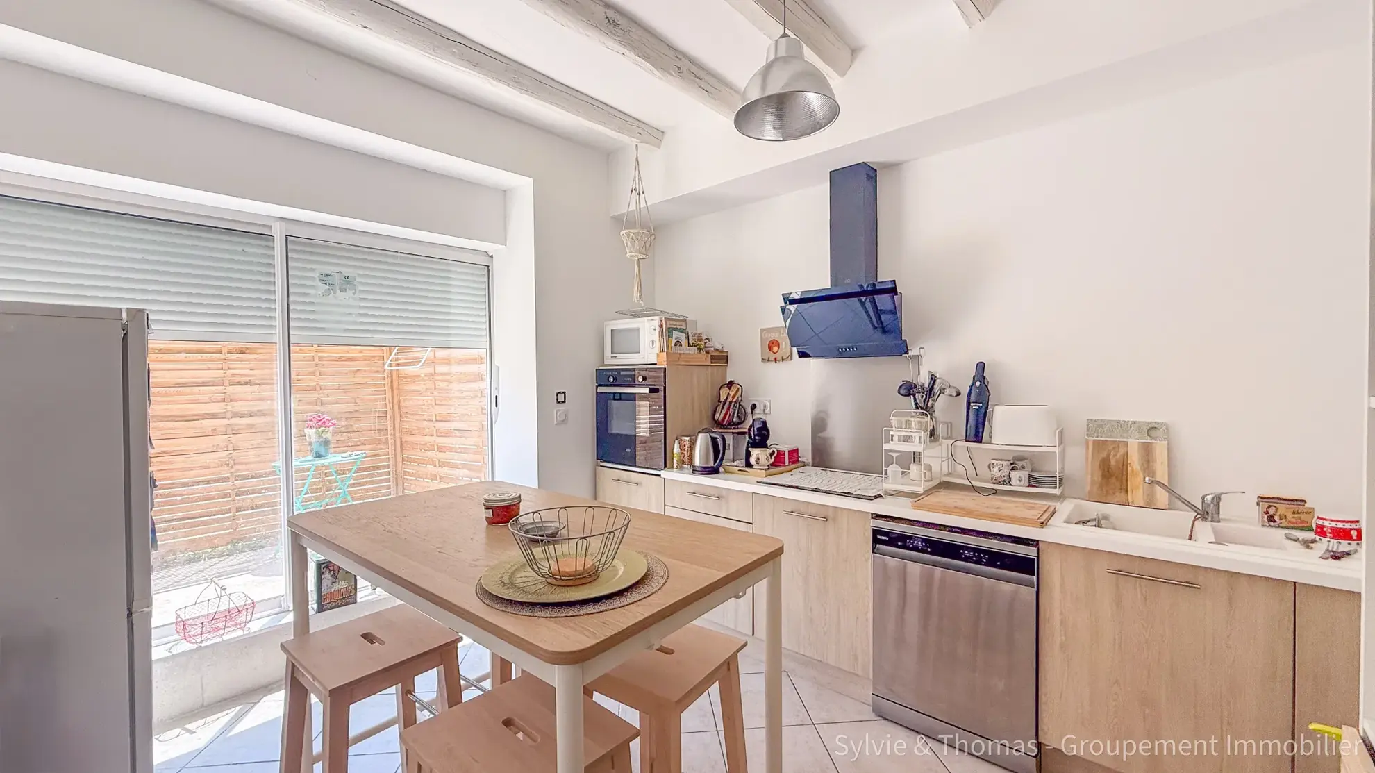 Appartement de plain-pied lumineux à Caderousse, proximité commerces et tranquillité 