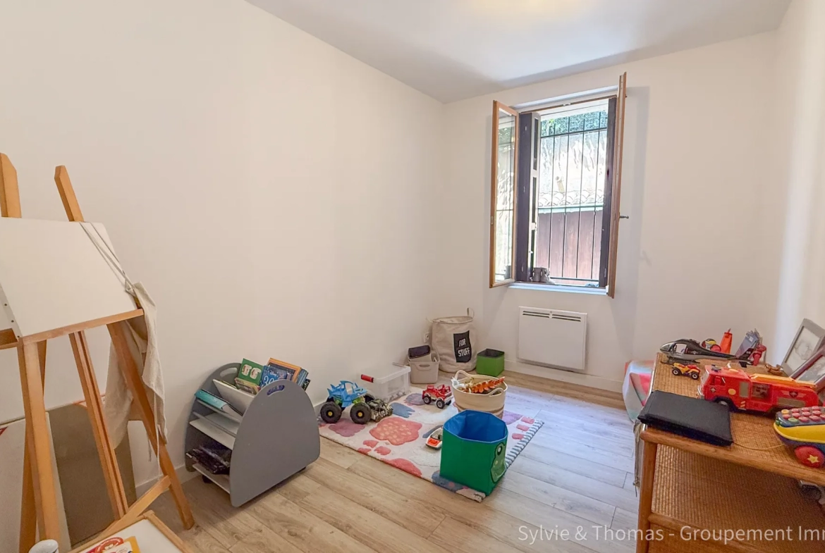 Appartement de plain-pied lumineux à Caderousse, proximité commerces et tranquillité 