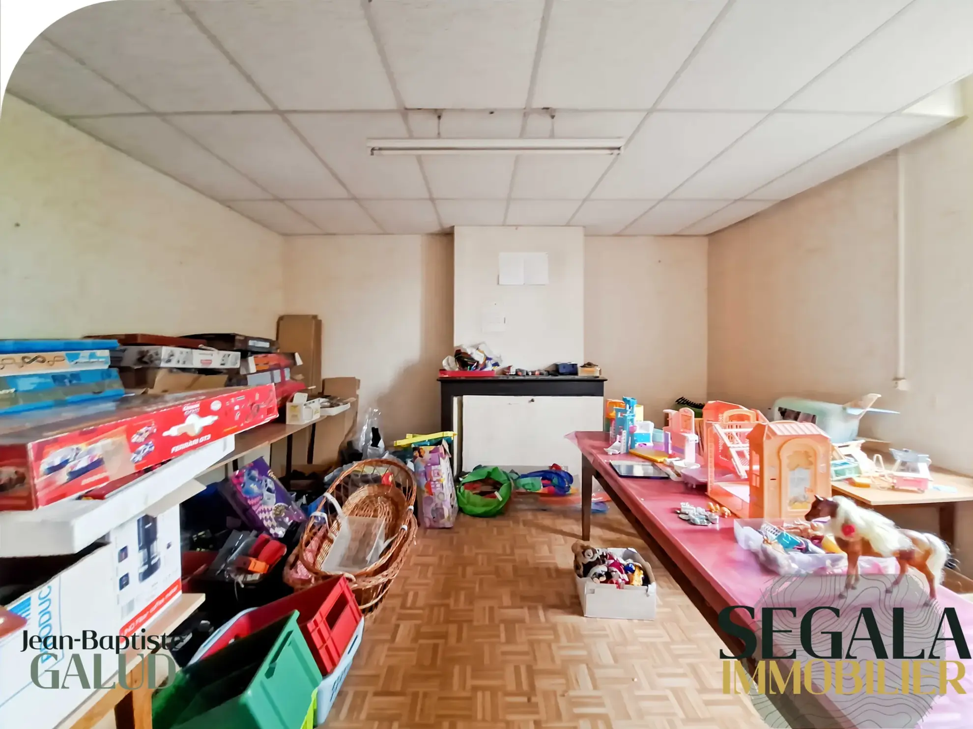 Immeuble à rénover au centre de Carmaux de 180 m² avec jardin intérieur 
