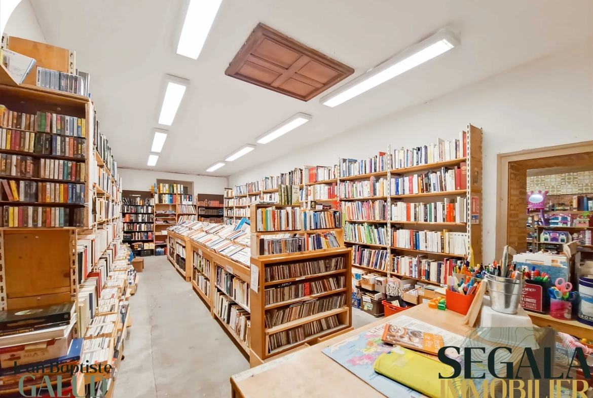 Immeuble à rénover au centre de Carmaux de 180 m² avec jardin intérieur 