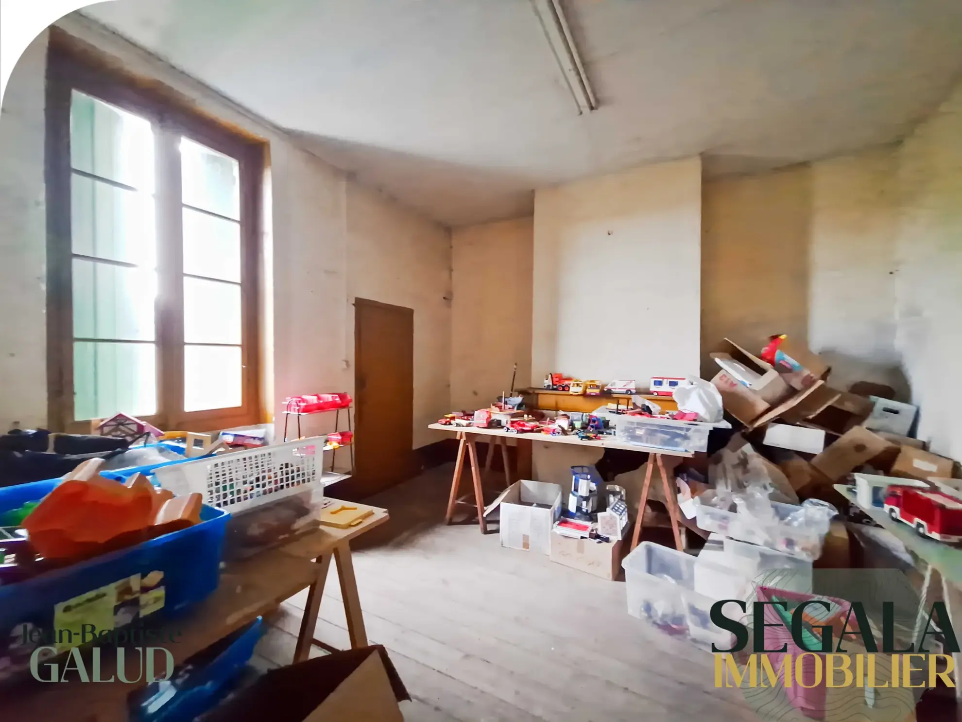 Immeuble à rénover au centre de Carmaux de 180 m² avec jardin intérieur 