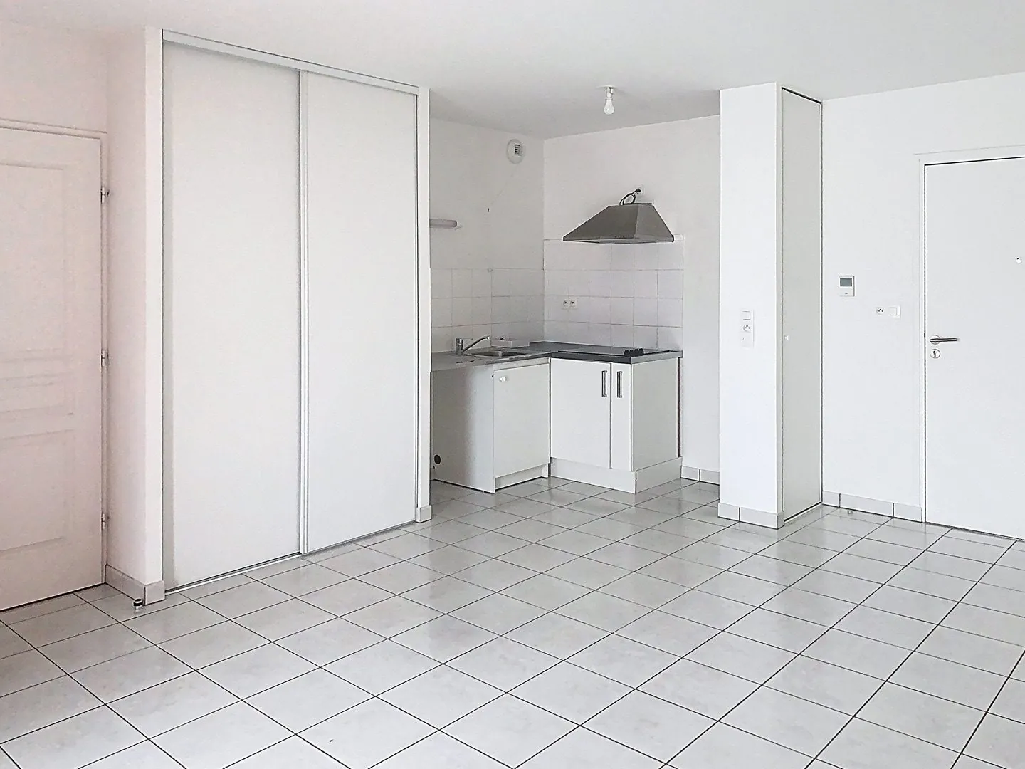 Bel appartement 2 pièces avec terrasse et parking à Tours 