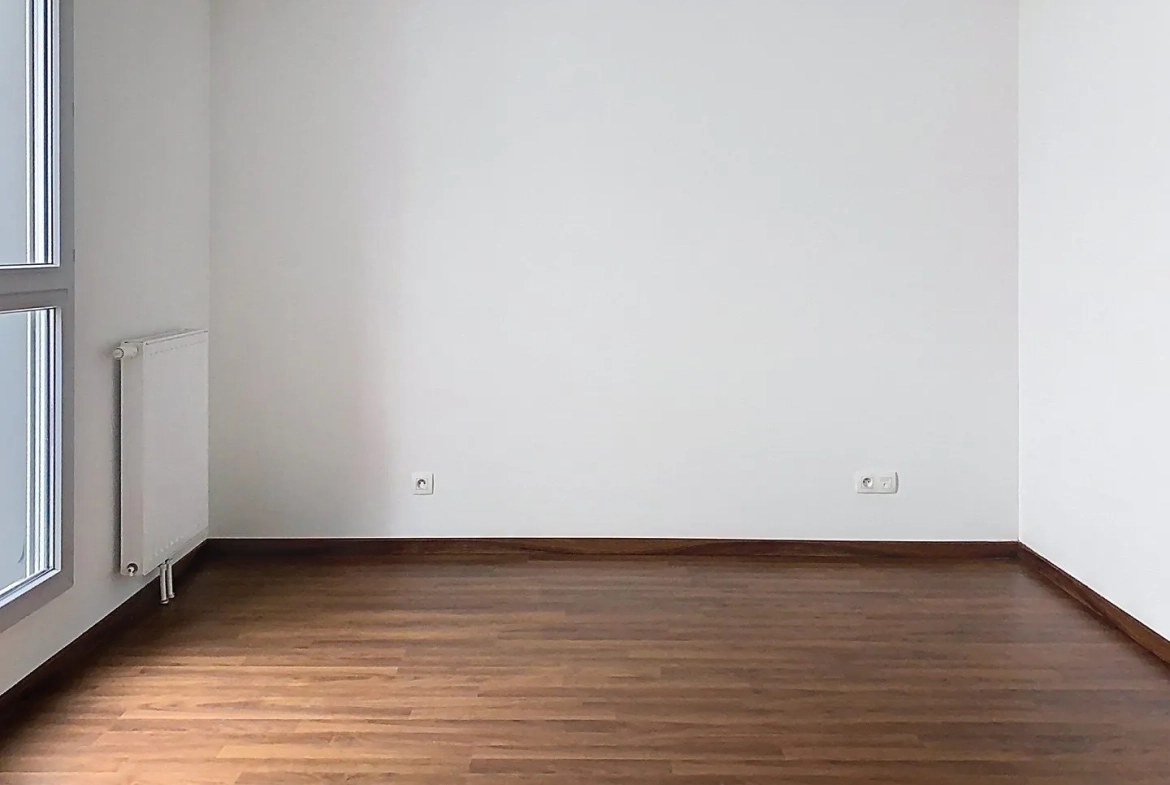 Bel appartement 2 pièces avec terrasse et parking à Tours 