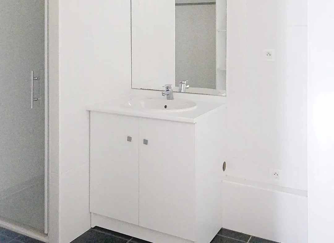 Bel appartement 2 pièces avec terrasse et parking à Tours 