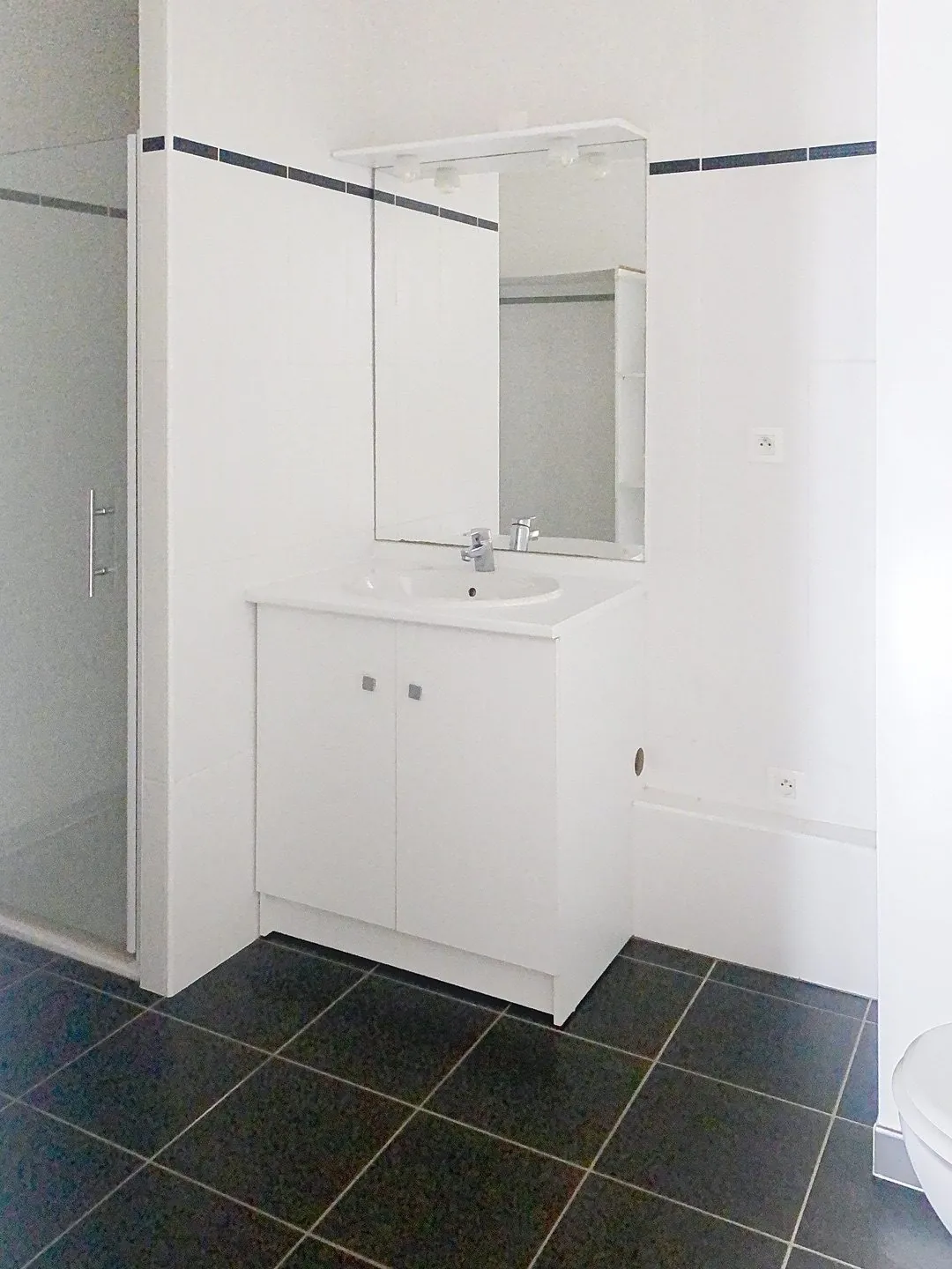 Bel appartement 2 pièces avec terrasse et parking à Tours 