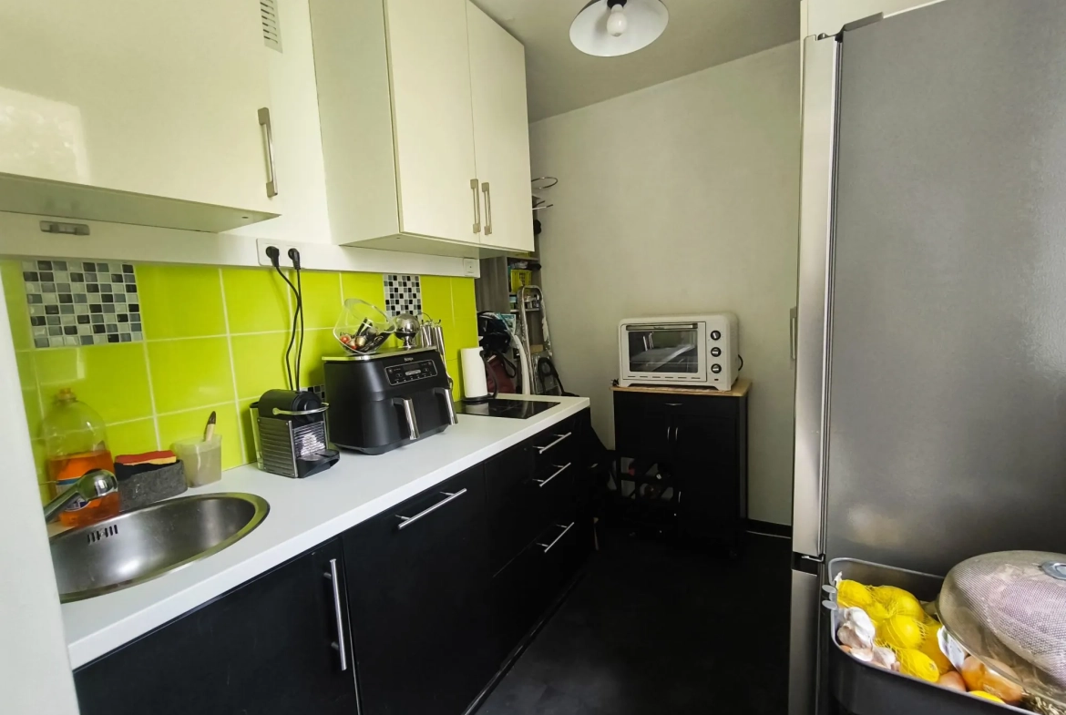 Grand studio lumineux avec balcon à Noisy-le-Grand - Idéal premier achat ou investissement 