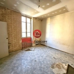 Appartement T3 à rénover à Bagnols-sur-Cèze avec extérieur de 13 m²