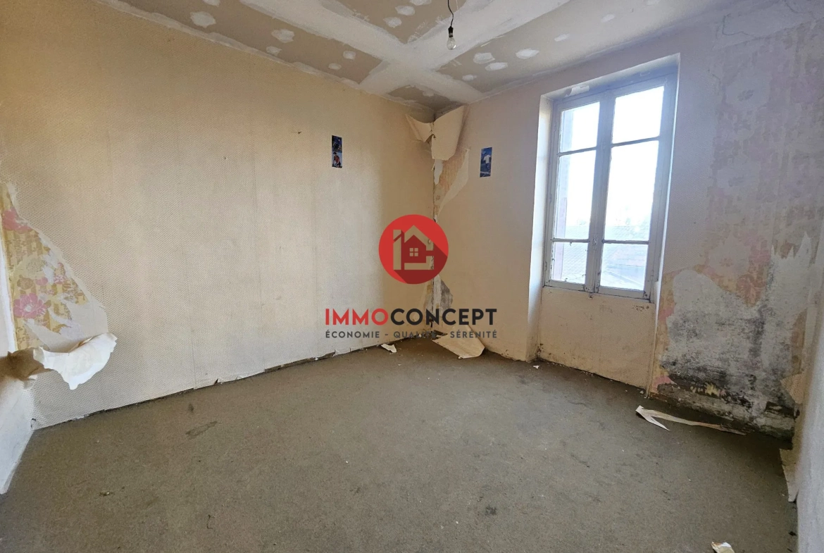 Appartement T3 à rénover à Bagnols-sur-Cèze avec extérieur de 13 m² 