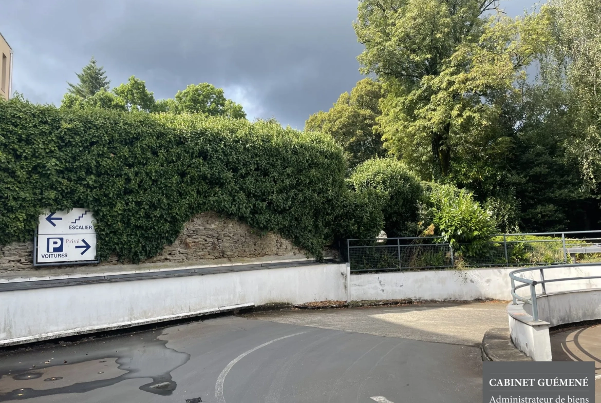 Parking souterrain à Nantes, idéal pour voiture et deux-roues, secteur Barberie 