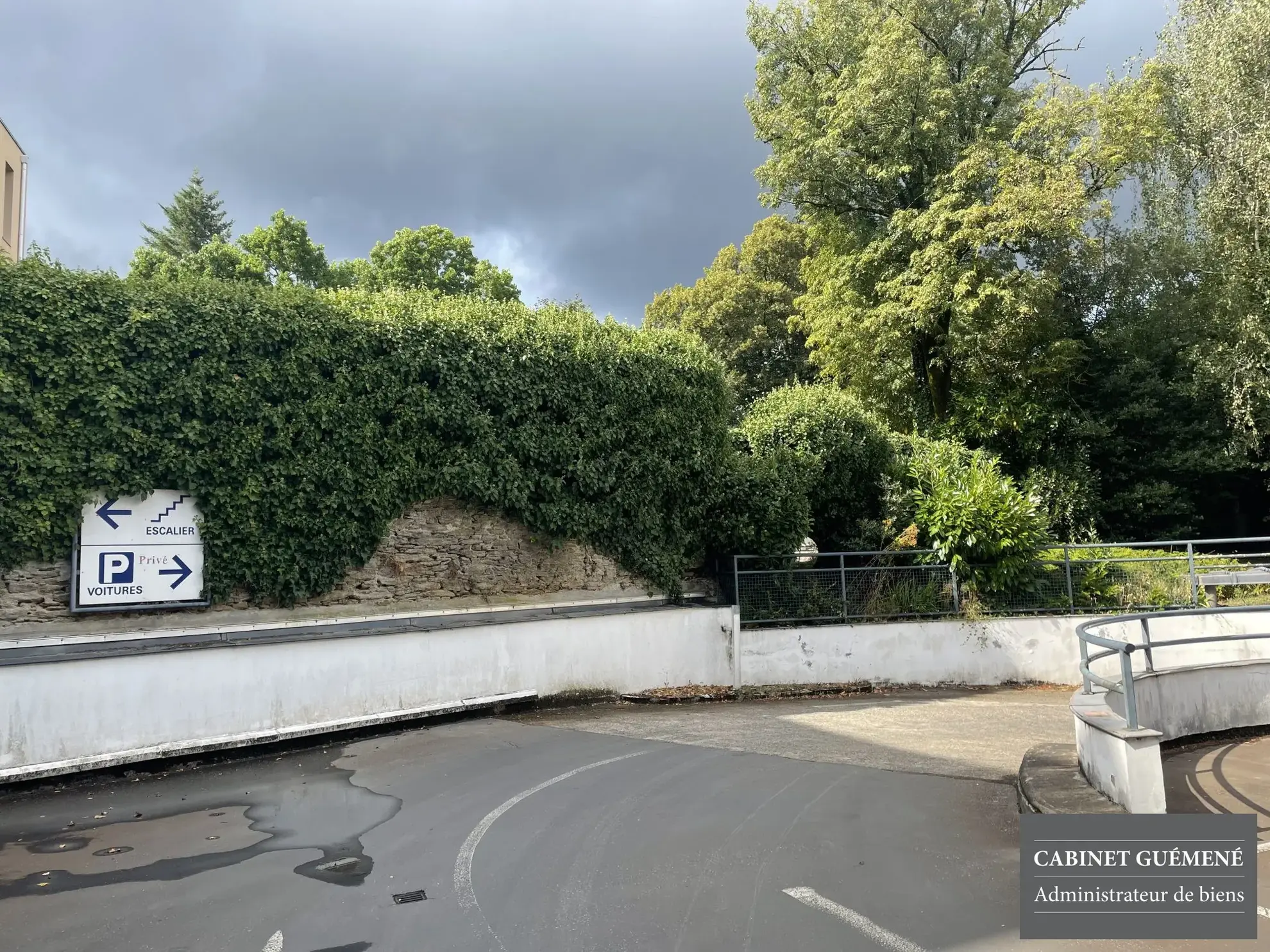 Parking souterrain à Nantes, idéal pour voiture et deux-roues, secteur Barberie 