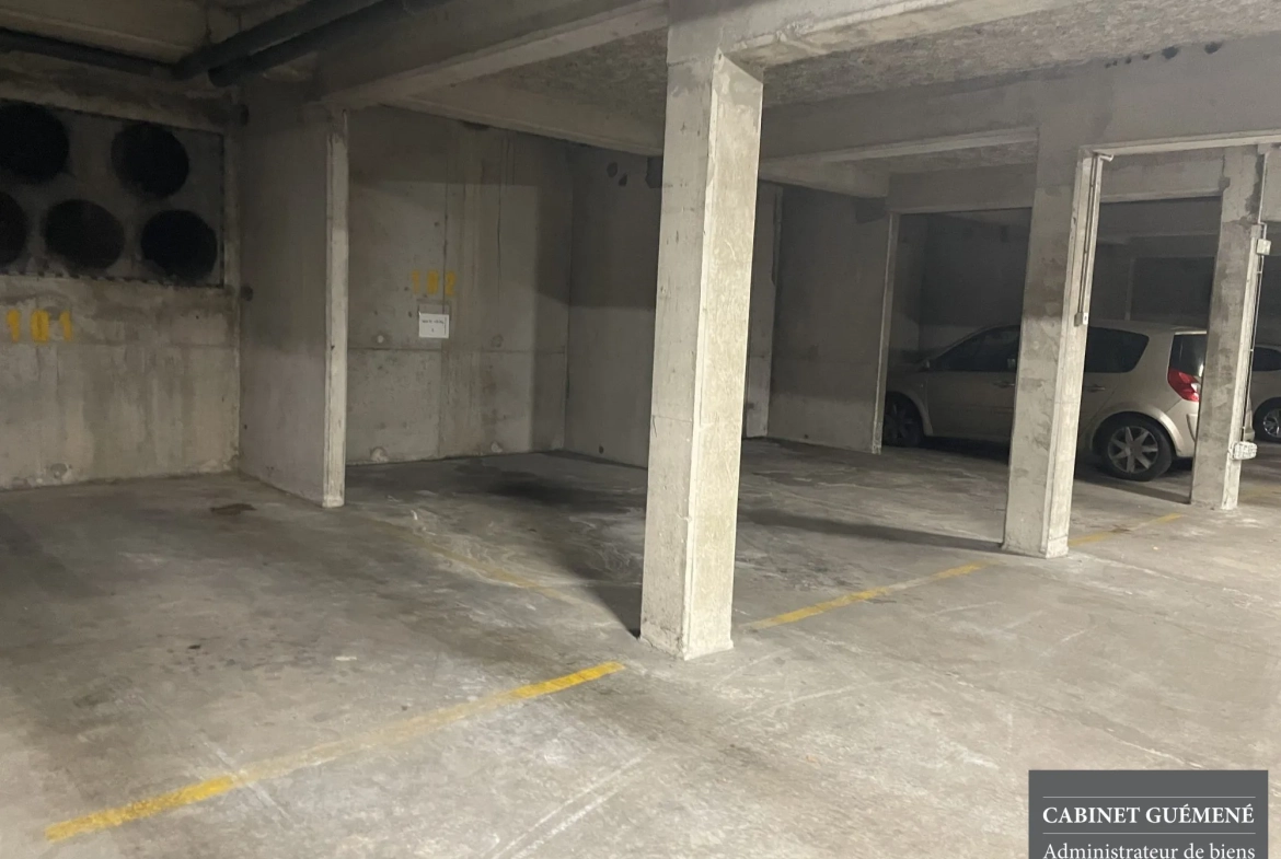 Parking souterrain à Nantes, idéal pour voiture et deux-roues, secteur Barberie 
