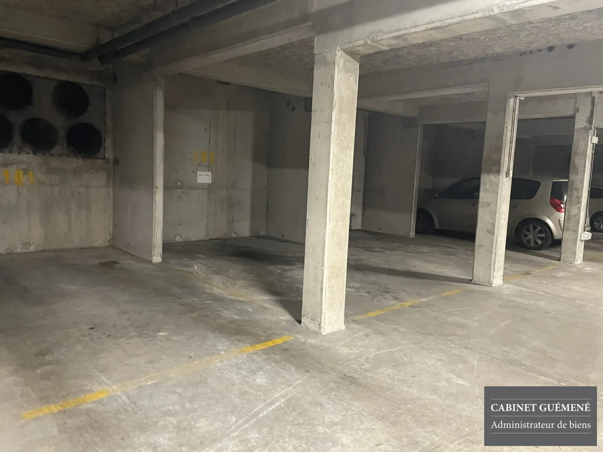 Parking souterrain à Nantes, idéal pour voiture et deux-roues, secteur Barberie 